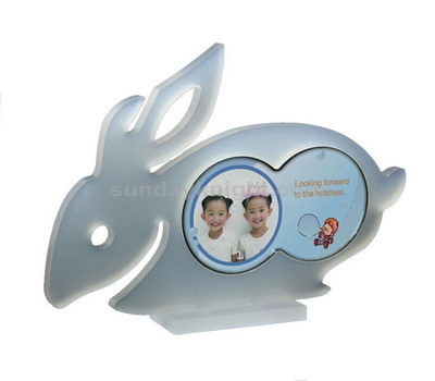 Rabbit picture frame