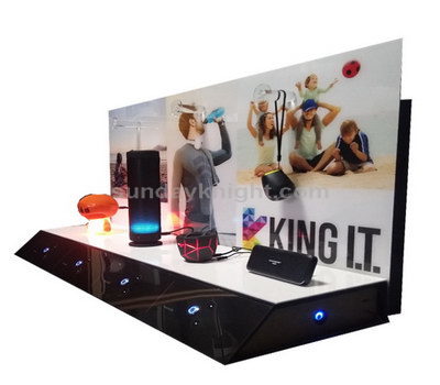 Portable speaker shop with display