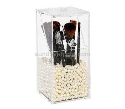 Makeup brush holder with lid including pearls