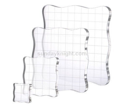 SKCC-040 Acrylic stamp block with grid lines