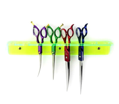 SKOT-382-3 Wall mounted acrylic scissors holder