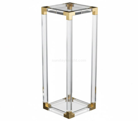 Individueller Sockel aus Acryl und Messing