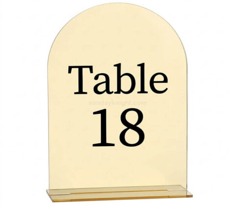 Numeri da tavolo personalizzati in acrilico oro