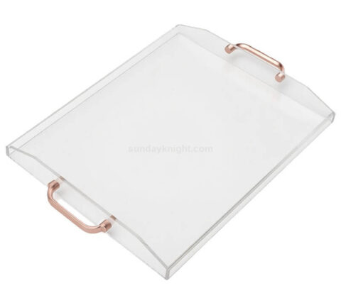 Elegante bandeja de acrílico transparente con asas de metal dorado
