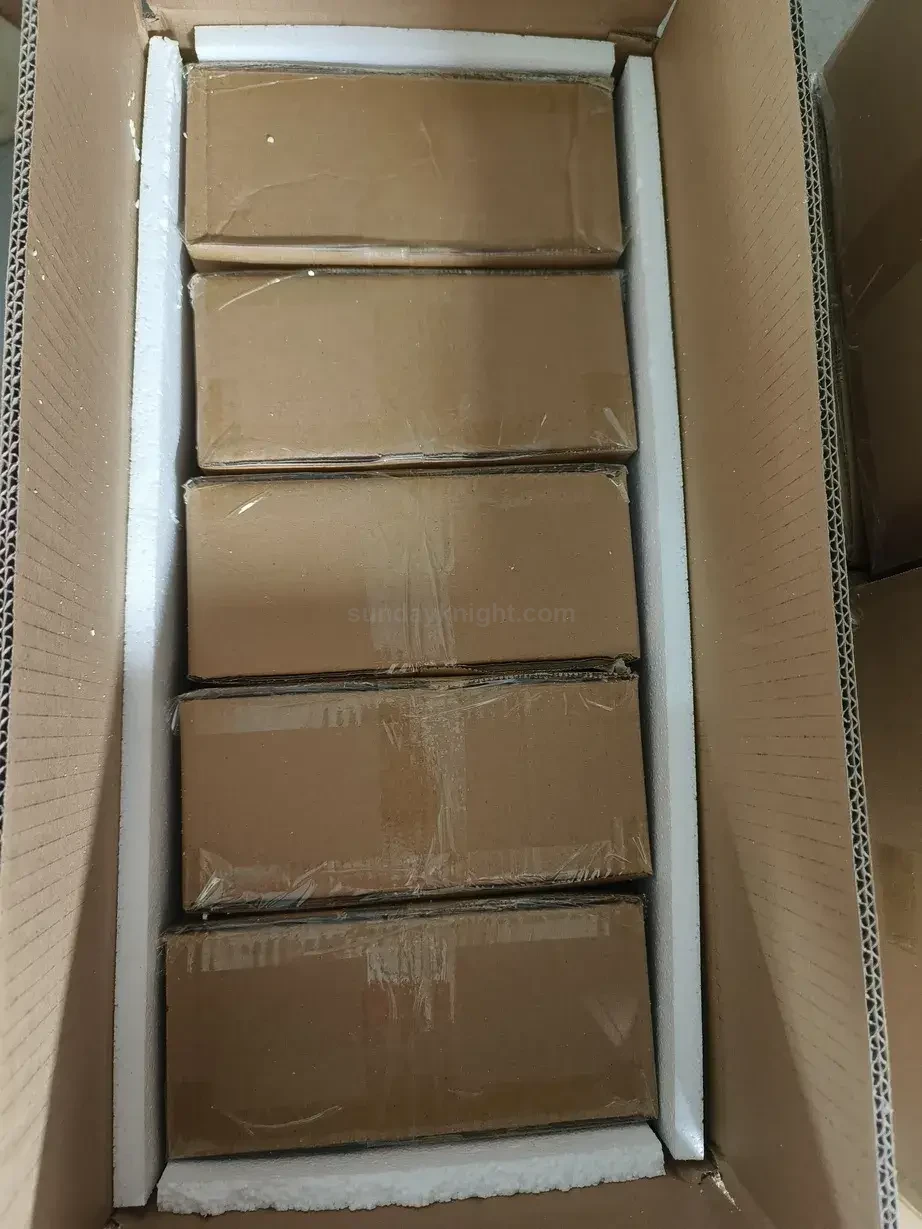 Scatola interna + imballaggio esterno + schiuma per blocchi in acrilico